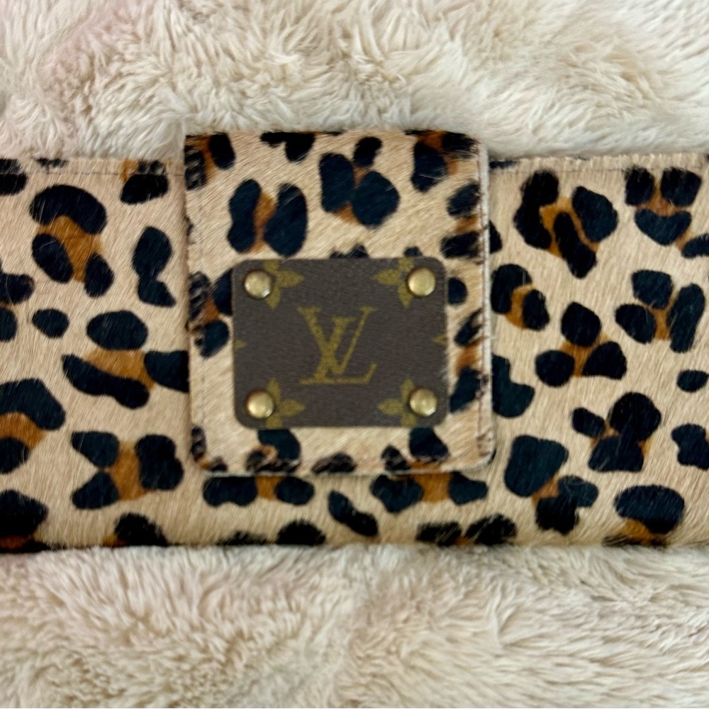 Keep It Gypsy Wallet Clutch Leopard Cowhide